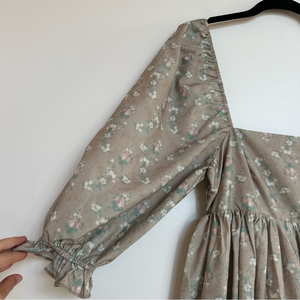 Carly Jean Los Angeles Sage Floral Maxi Dress - Picture 5 of 13